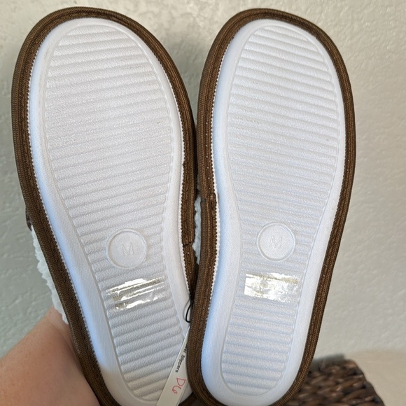 Wild Diva Reindeer Slippers Medium Fits 6-7 Holiday Festive Rudolph NWT - Picture 6 of 7